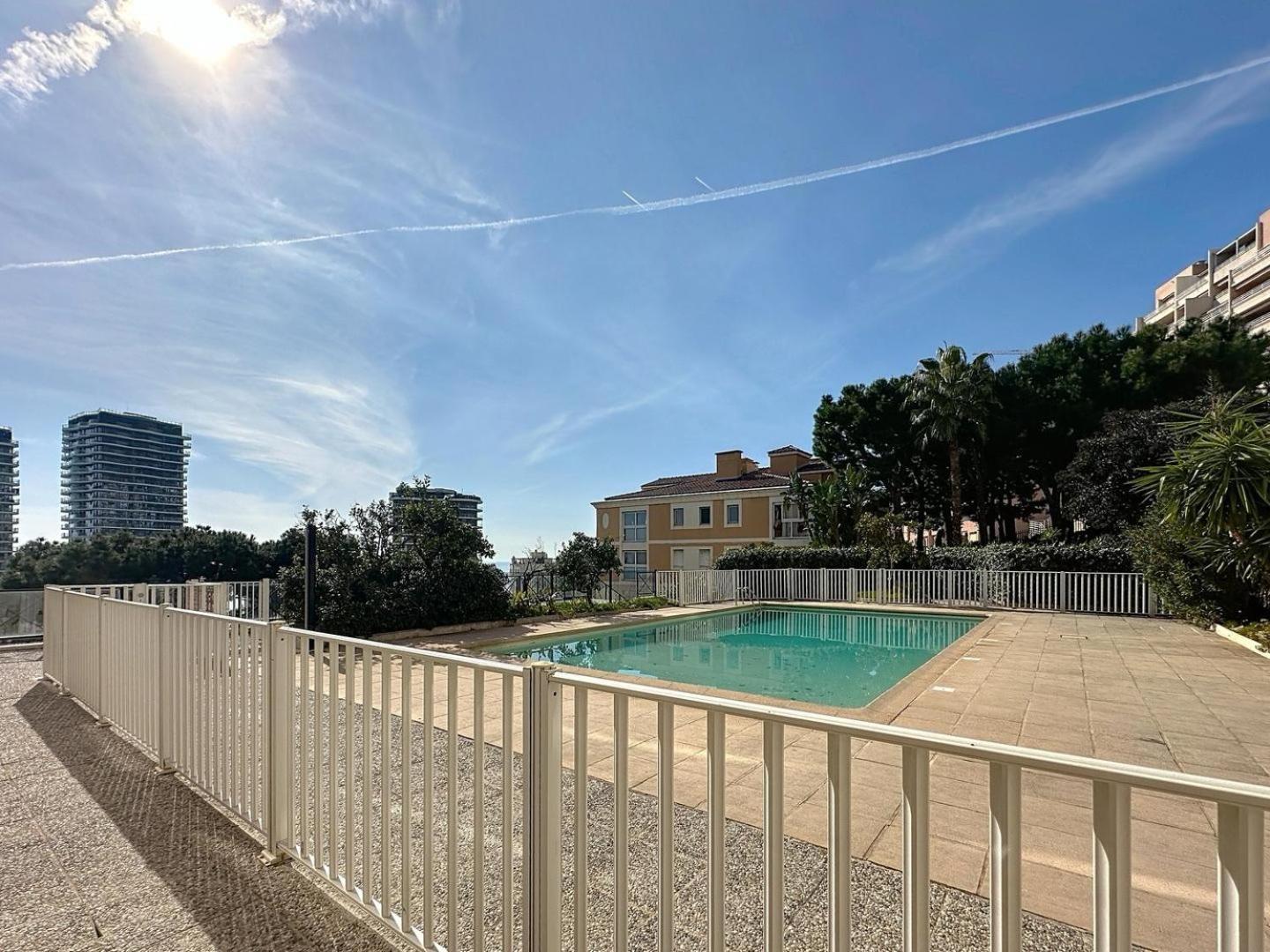 Direct Monaco Studio Devant Piscine Beausoleil Exterior photo